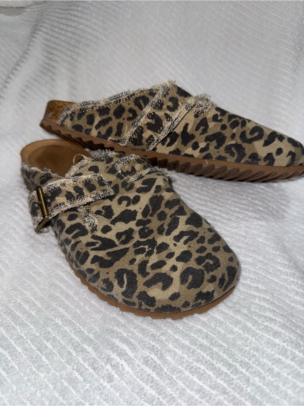 Leopard Print Women’s Slip-On Clogs - Tan/Black Size 7.5